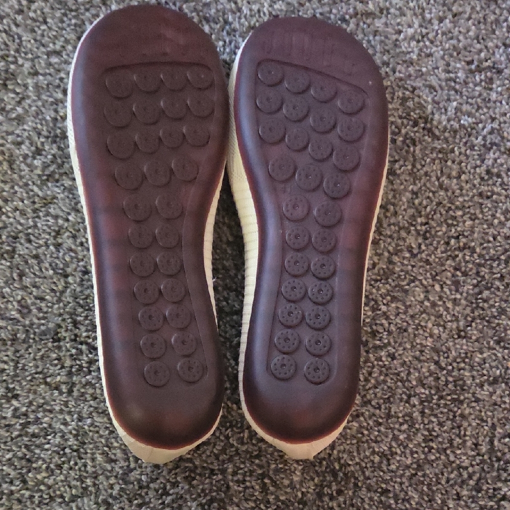 Women's Beige and Black Knit Ballet Flats - Picture 6 of 10